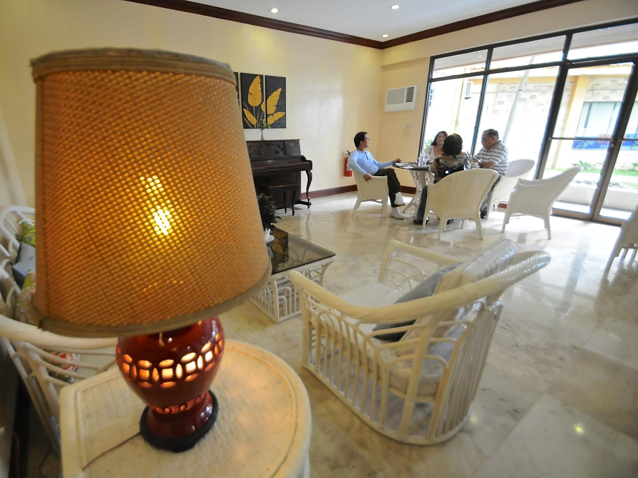 Vacation Hotel Cebu Екстериор снимка