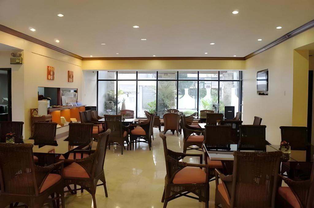 Vacation Hotel Cebu Екстериор снимка